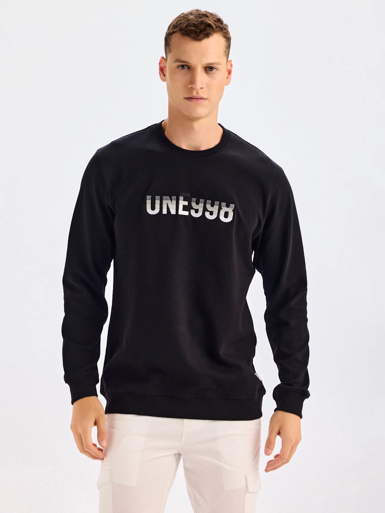 Black Chest Embroidery Sweatshirt