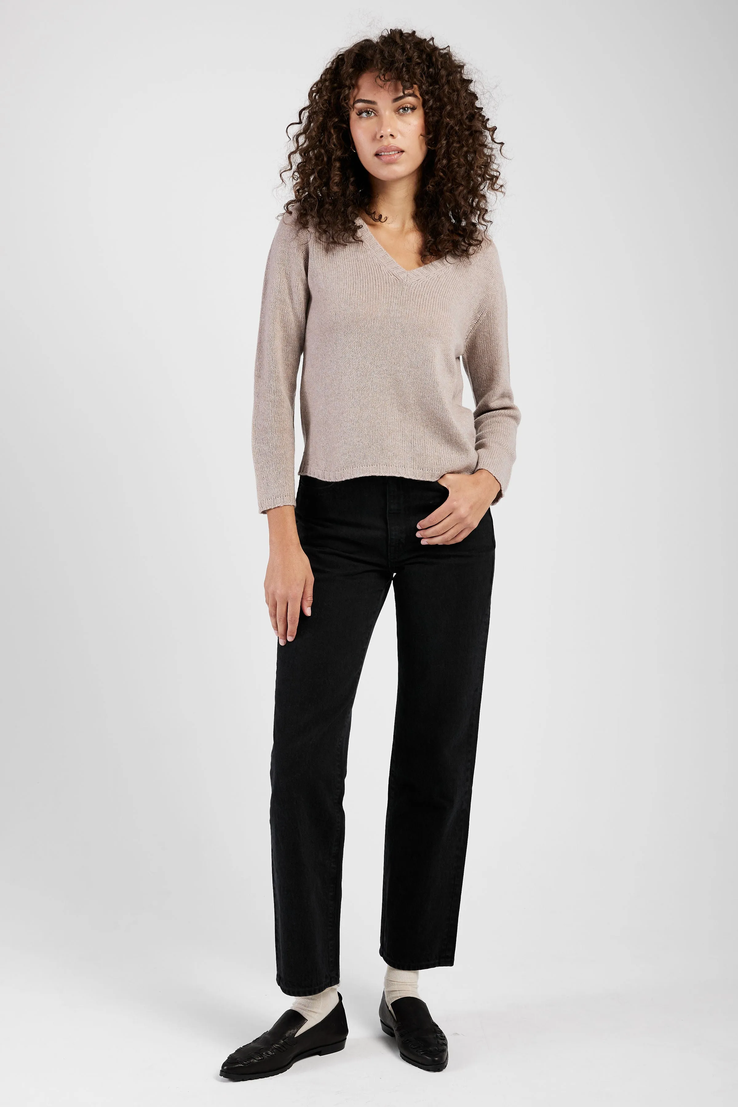 Cashmere V-Neck Sweater in Tortora