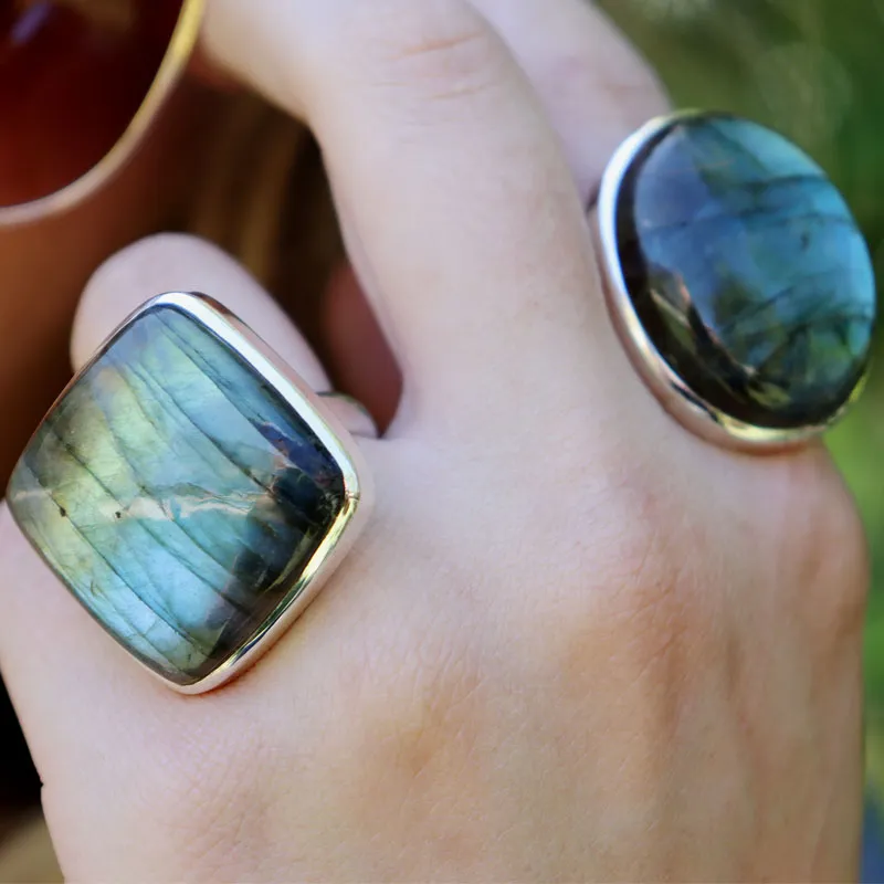 Kanti Labradorite Oval Ring