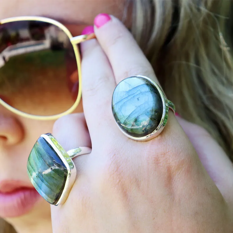 Kanti Labradorite Oval Ring