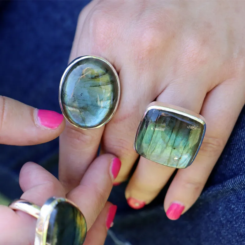 Kanti Labradorite Oval Ring