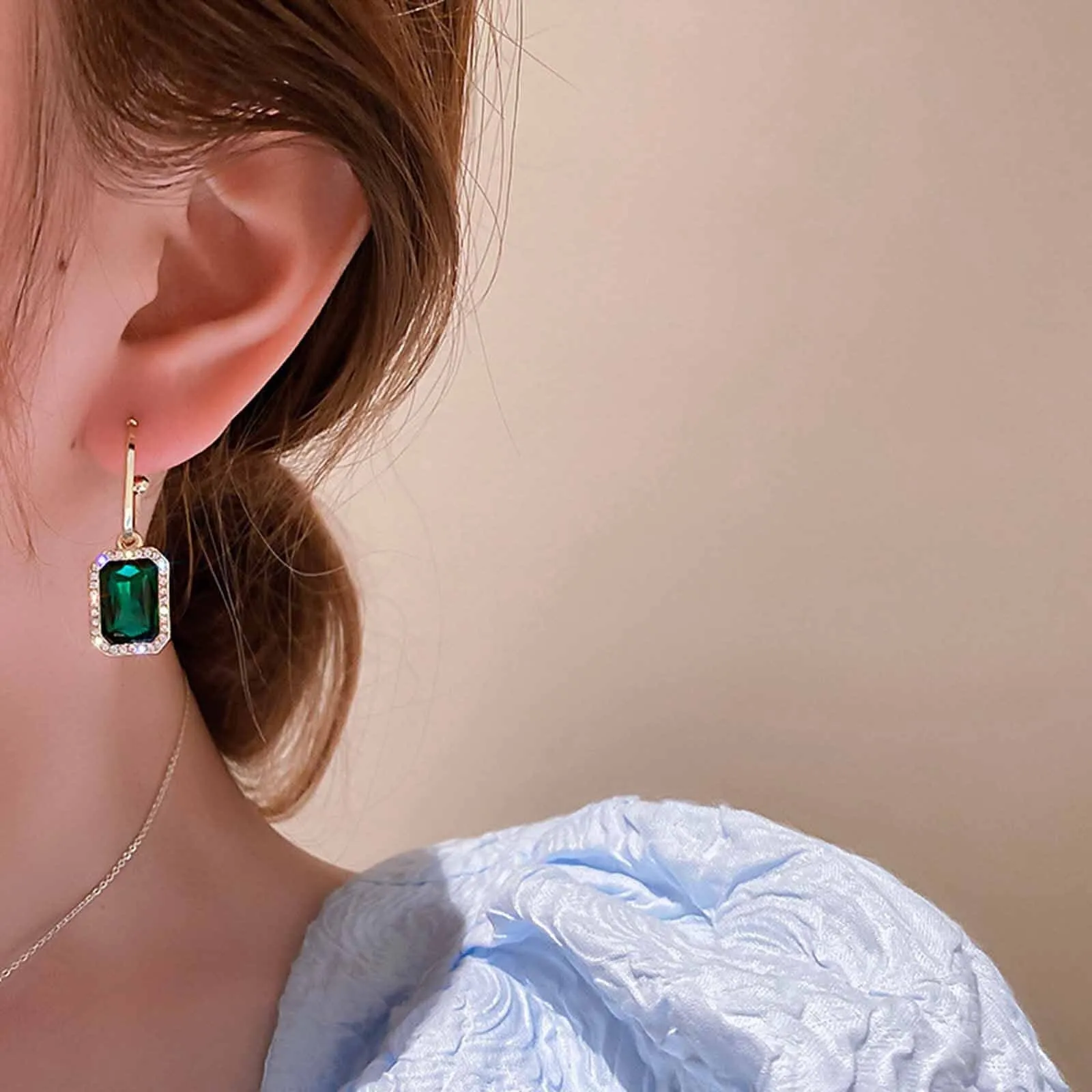 Luxury Exquisite Emerald Earrings