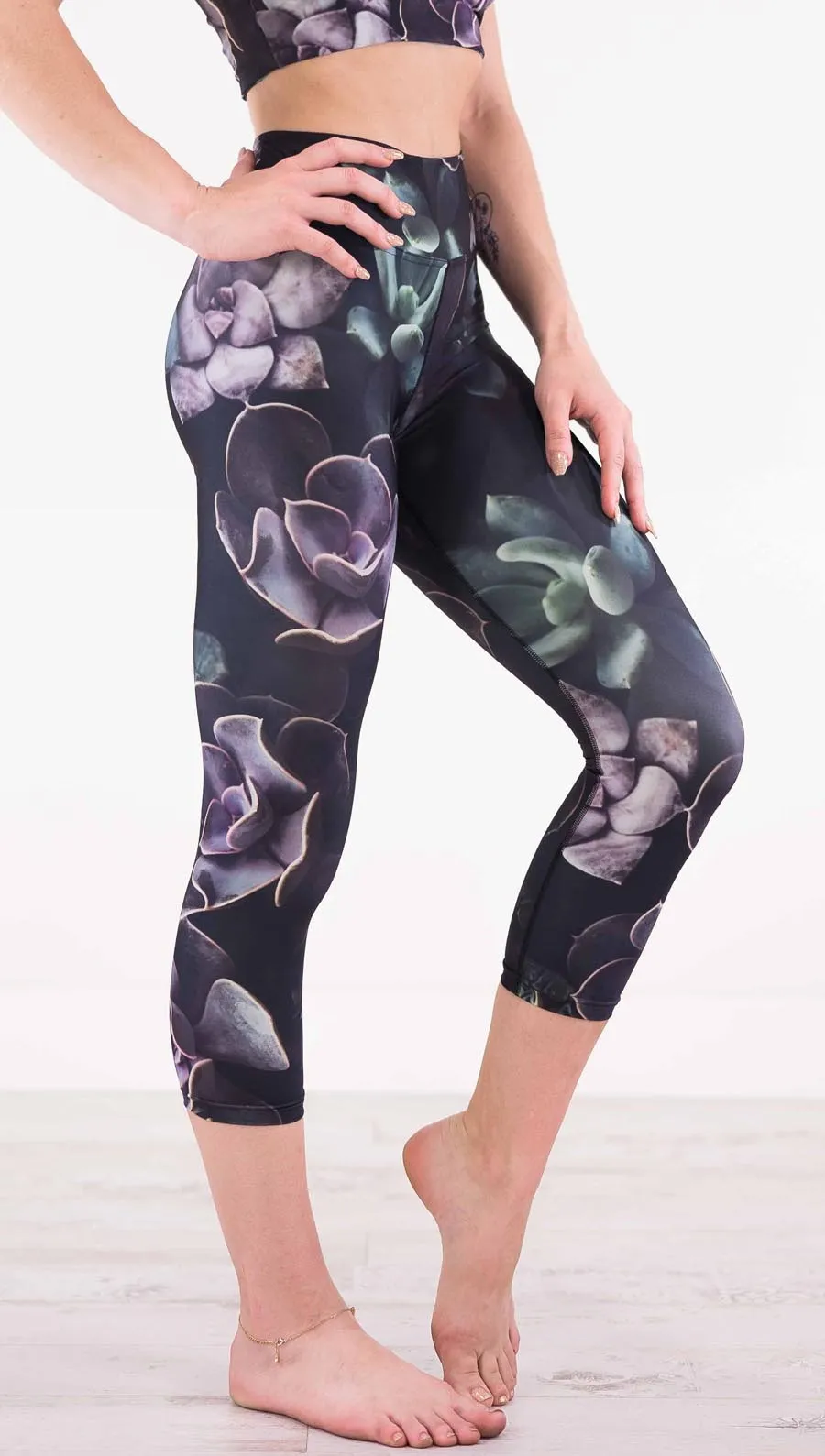 Midnight Garden - Triathlon Capri Leggings