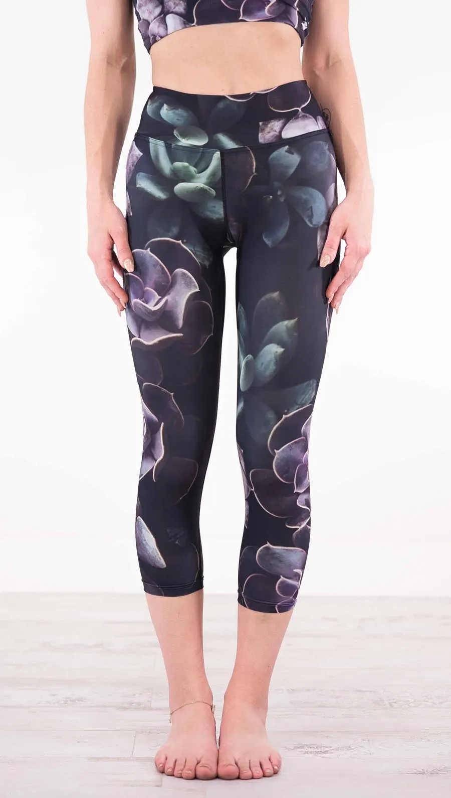 Midnight Garden - Triathlon Capri Leggings