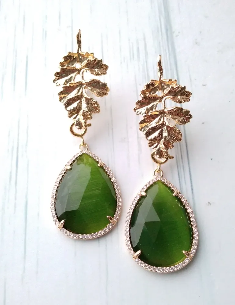 Oak Leaves Brass Stud with Haloed Gemstone Detachable Dangles