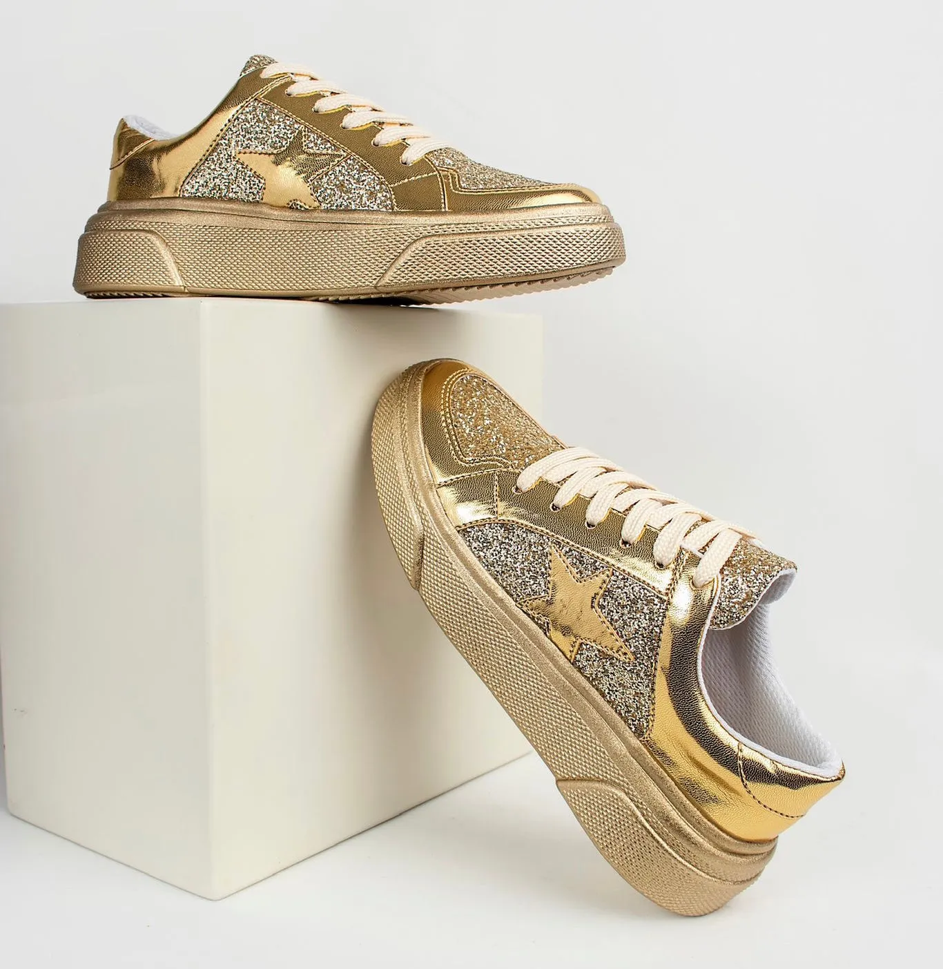 Star glitter sneakers